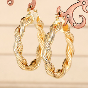 Orecchini a Cerchio Geometrici alla Moda per Donne, Accessori per Orecchie Semplici per Uso Quotidiano - Product Image 3