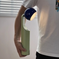 Lampe de chevet LED portable et rechargeable au design moderne, en forme de figurine humanoïde en céramique, pour chambre, hôtel, extérieur et camping