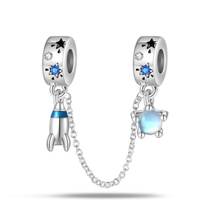 Breloques Perles Mode Planète Cosmique Fusée Avion Appareil Photo en Cuivre Plaqué Argent pour DIY Bracelet Collier, Petites Pièces Personnalisables avec Logo - Product Image 1