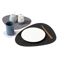 Accessoires de table à manger Set de table en feutre antidérapant en forme de goutte d'eau Ensemble combiné de rangement de couverts pour les vacances