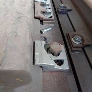 Nuevos sujetadores ferroviarios 3124 Abrazadera de riel A100 A120 Clip atornillado de riel de grúa <span class=keywords><strong>Material</strong></span> Q235/Q345 - Product Image 6