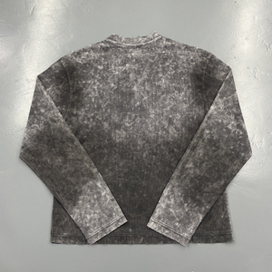 Camiseta Henley de punto gofrado gris lavado con efecto tie-dye para hombre, cuello redondo, estampado digital en las mangas, estilo casual, holgada, transpirable, estilo urbano. - Product Image 2
