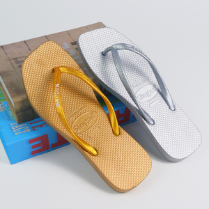 Vente en gros d'usine Maolixie : Claquettes, babouches et tongs en plastique pour femmes - Product Image 2