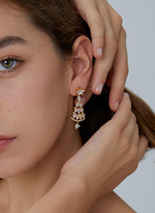 ต่างหูเม็ดเดี่ยว5A ทองเหลืองทองแดงทันสมัยสำหรับทุกเพศประดับต้นคริสต์มาสชุบทองพร้อมเพทายของขวัญแฟชั่น - Product Image 3