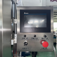 Machine d'étiquetage automatique de manchons rétractables en PVC, machine d'étiquetage de manchons rétractables linéaires à haute efficacité pour ligne de bouteilles de boisson