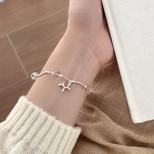 สร้อยข้อมืออะความารีนธรรมชาติและคริสตัลสีขาว S925 เงินสเตอร์ลิง ดีไซน์รูปสุนัขบอลลูน หรูหราแบบมินิมอลสำหรับผู้หญิง - Product Image 3