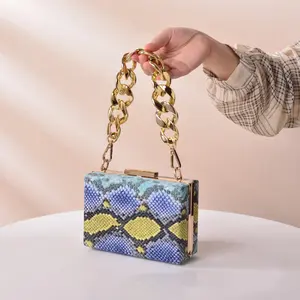 Groothandel Python Print Clutch Bag Snake Skin Lederen Tas Met Gouden Ketting