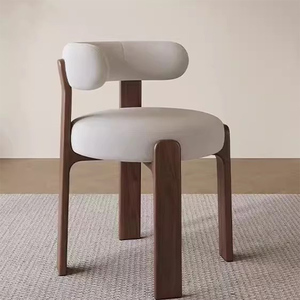 Chaise de salle à manger en bois massif de style médiéval nordique 2025 avec revêtement en cuir imperméable pour la maison et l'appartement, garantie de 3 ans - Product Image 2