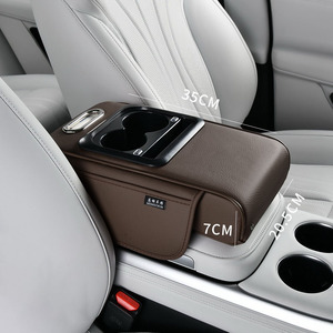 Vente en Gros Accessoires Intérieurs de <span class=keywords><strong>Voiture</strong></span> en Cuir : Coussin Accoudoir, Sac de Rangement, Repose-Main, Support Tissu <span class=keywords><strong>pour</strong></span> Console Centrale - Product Image 5