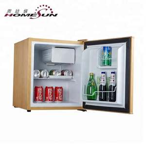 מיני מקרר קטן במלון קטן עם מקפיא, שולחן במלון - Product Image 3