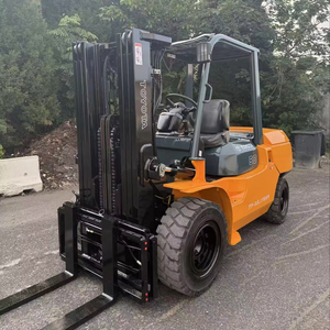 Chariot élévateur à fourche de 5 tonnes avec déplacement latéral pour moteur diesel, idéal pour les applications de vente au détail - Product Image 1