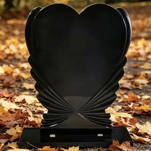 Lápida Vertical de Granito Negro con Diseño de Corazón con Alas para Cementerio Cristiano - Product Image 2