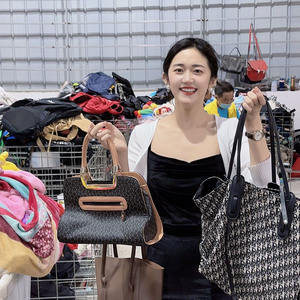 Precio directo de fábrica Práctico bolso de gran capacidad Cavas Bolso de hombro Bolsos de mano para mujer Paquete de pacas mixtas de segunda mano - Product Image 2