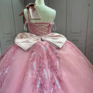 Robe de bal Quinceañera Lsmu187 rose poudré, longueur ras du sol, traîne chapelle, en satin moderne, imprimé pailleté, décolleté cœur, taille naturelle, pour soirée - Product Image 4