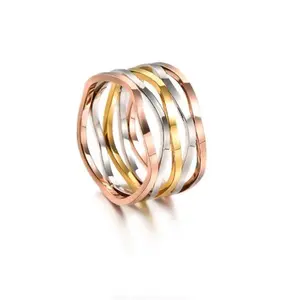 義烏Aceonステンレス鋼不規則な結婚指輪ビッグワイドホローバンド多層ウェーブバンドトライカラーリング