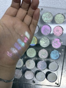 Tùy chỉnh đầy màu sắc mịn chất lượng cao duy nhất <span class=keywords><strong>Eyeshadow</strong></span> Sparkle óng ánh multichrome Duochrome <span class=keywords><strong>Eyeshadow</strong></span> nhãn hiệu riêng - Product Image 5