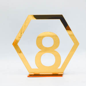 Signes de numéros de table en acrylique doré de 2mm pour décor de fête de mariage Chiffres romains en acrylique Pièce maîtresse géométrique - Product Image 3