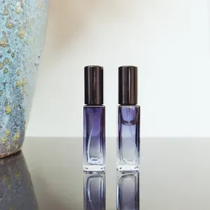 Wholesale perfume bottle glass spray bottle portable travel essential oil perfume Pump sprayer bottle 9ml blue
