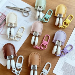 Mini ciseaux ménagers de style japonais avec sac de rangement, couleur unie, garnitures en fil brodé. - Product Image 4