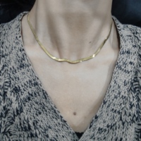 Kalung Choker Rantai Tulang Ular Emas Mewah Ringan Desain Berkualitas Tinggi untuk Wanita Musim Panas