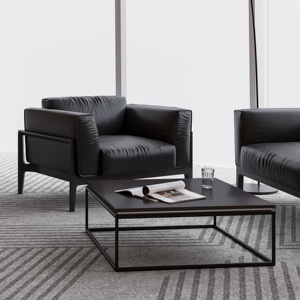 Poltrona Moderna in Ecopelle Nera con Gambe Integrate in Legno Massello, Sedia Singola per Relax, Ideale per Hall di Hotel e Soggiorni - Product Image 1