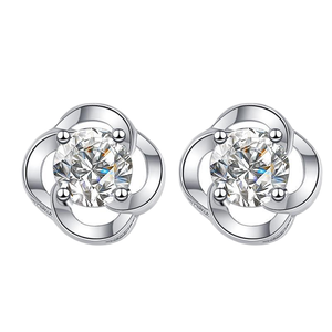 Boucles d'oreilles clous tendance en argent sterling 925 avec moissanite en forme de fleur pour femme, taille brillant rond 1,00 carat, idéales pour mariage et cadeau d'anniversaire - Product Image 2