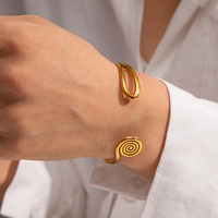 Nouvelle bobine de moustique en acier inoxydable plaqué or 18 carats en acier inoxydable anneau uni Bracelet ouvert pour les femmes