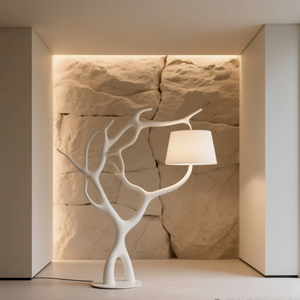 Lámpara de Mesa Escultórica Orgánica Blanca con Marco Curvo Estilo Wabi Sabi y Pantalla de Tela de Lino para Dormitorio, Sala de Estar y Hogar - Product Image 1