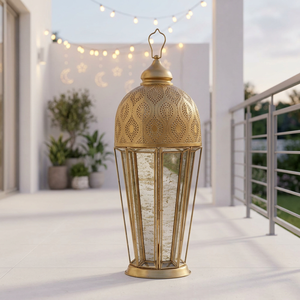 Lanterne à bougie marocaine en métal doré faite à la main avec verre mercure pour la décoration de la maison pendant le Ramadan et les événements 2027 - Product Image 3