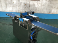 Machine automatique de fabrication de croissants ligne de production de croissants entièrement mouleur/rouleau/cutter de croissants en stock au meilleur prix