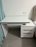 Bureau d'ordinateur moderne avec tiroirs, bureau d'ordinateur blanc pour le bureau, table d'étude à domicile avec armoire de rangement pour chambre à coucher, étudiant