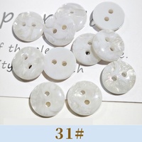 Kancing Jahit Resin Efek Mutiara Putih Ramah Lingkungan dengan Logo Kustom, Ukuran 10mm 11.5mm 12.5mm, 2 Lubang 4 Lubang untuk Pakaian