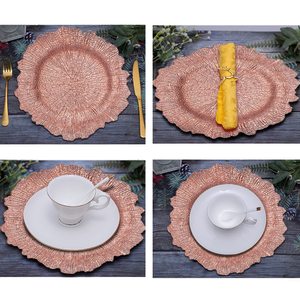Piastre per caricabatterie in plastica floreale in oro rosa da 13 pollici - Product Image 4