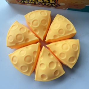 Nouveau jouet créatif réaliste en caoutchouc souple en forme de fromage, anti-stress, à presser, pour garçons et filles - Product Image 2