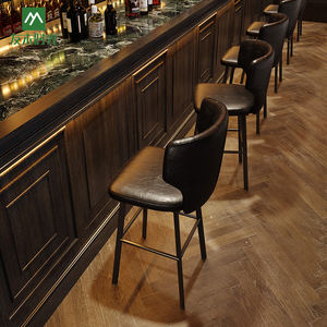 रेट्रो औद्योगिक शैली बार फर्नीचर और कैफे के लिए उपयुक्त लोहे के उच्च मल और ठोस लकड़ी की पट्टी टेबल के साथ सेट - Product Image 4