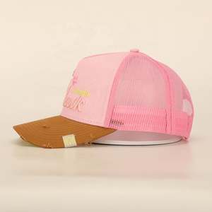 Gorro de deporte al aire libre de 5 paneles personalizado al por mayor, gorra de camionero tejida con parche y agujero de algodón rosa con logotipo bordado de alta calidad - Product Image 3
