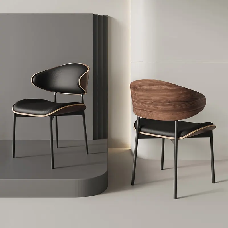 Cadeira de jantar minimalista para casa, modelo de designer de luxo, com encosto premium, com sensação de madeira maciça, assento macio de alta qualidade