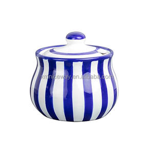 Barattolo di spezie ecologico a forma di casa in porcellana con decorazione di scene <span class=keywords><strong>da</strong></span> tavolo bianche del <span class=keywords><strong>villaggio</strong></span> di natale in ceramica per la casa - Product Image 4