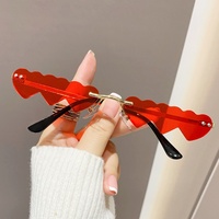 Nouvelles Lunettes de Soleil Sans Monture Style Cœur à Cœur pour Femme, Protection UV400, Tendance, Design Trois Cœurs, Idéales pour les Fêtes