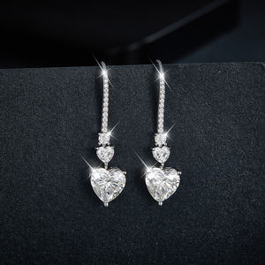 Boucles d'oreilles pour femmes en forme de cœur en argent VVS1 avec pierre de silicium Rui Zun, bijoux de mode 2ct - Product Image 4