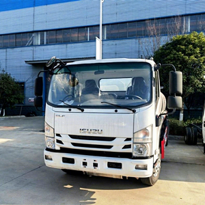 Camion-citerne ISUZU 6000 litres 4x2 à bas prix pour la vente - Product Image 2