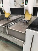 Routeurs CNC multi-têtes pour la gravure de pierres tombales