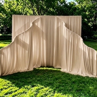 Arche de mariage en métal courbé en forme de S pour événements et cérémonies, avec rideaux en tissu