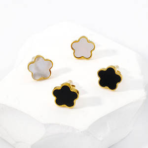 Venta al por mayor impermeable de acero inoxidable conjunto de joyería 18K chapado en oro de cinco Hojas de Trébol flor collar pendiente gargantillas conjuntos para regalo - Product Image 3