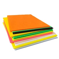Feuille de plastique légère, imperméable et écologique en matériau PP recyclé ondulé, avec services d'impression et de découpe