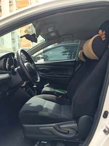 Auto usado de bajo <span class=keywords><strong>precio</strong></span> con volante a la izquierda, Toyota <span class=keywords><strong>YARiS</strong></span> L 2016 1.5E CVT Versión Fashion Automática - Product Image 5