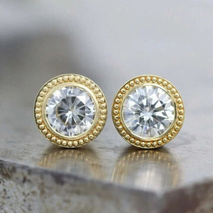 Orecchini a Perno Rotondi Geometrici Semplici per Uso Quotidiano, Gioielli per Orecchie Femminili alla Moda ed Eleganti - Product Image 1