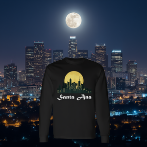 Camiseta de manga larga Santa Ana Skyline con diseño de luna y brillo nocturno de la ciudad - Product Image 3