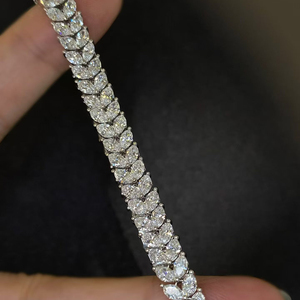 Bracelet pour femme SGARIT de luxe en or 10 carats avec diamant ovale de 10 carats cultivé en laboratoire, certifié IGI - Commandes en gros pour les fabricants de bijoux - Product Image 2
