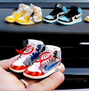 Meilleur Prix Mini Chaussures de Basketball AJ1 Marque Tendance Modèle Personnalisé Cadeau Créatif <span class=keywords><strong>d</strong></span>'Anniversaire pour <span class=keywords><strong>D</strong></span>écorations de Voiture et de Gâteau - Product Image 5